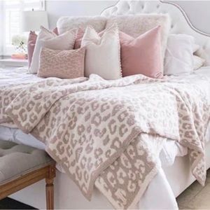 Barefoot Dreams NWT CozyChic® Barefoot in the Wild® Throw